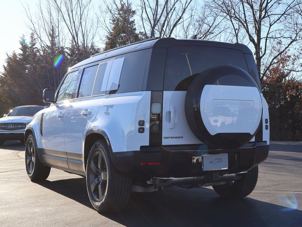 New 2026 Fuji White Land Rover S image 7