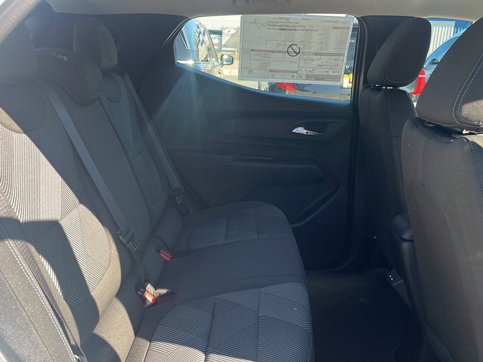 New 2027 Summit White Chevrolet LT image 15