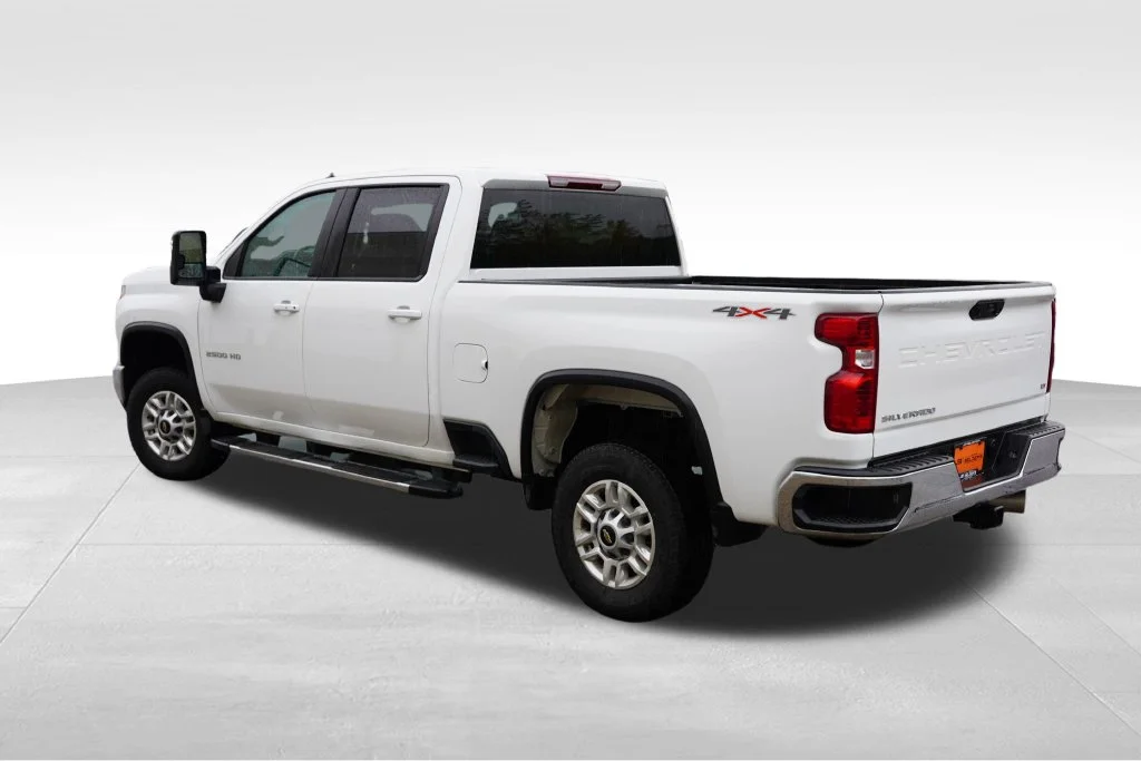 Certified Used 2025 Summit White Chevrolet LT image 7