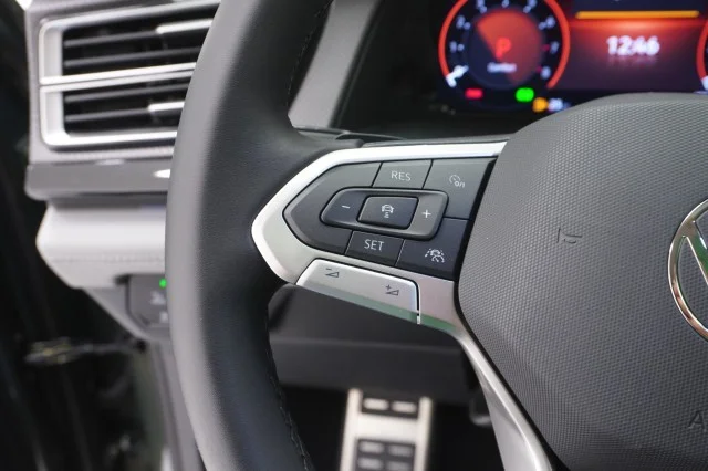 New 2026 Avocado Green Pearl Volkswagen 2.0T Peak Edition image 28