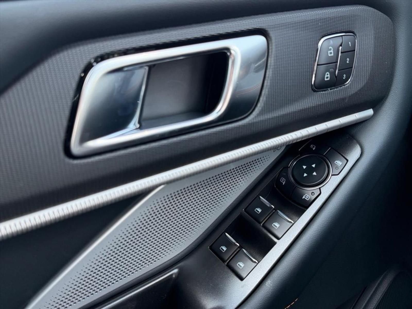 New 2026 Carbonized Gray Metallic Ford Tremor® image 21