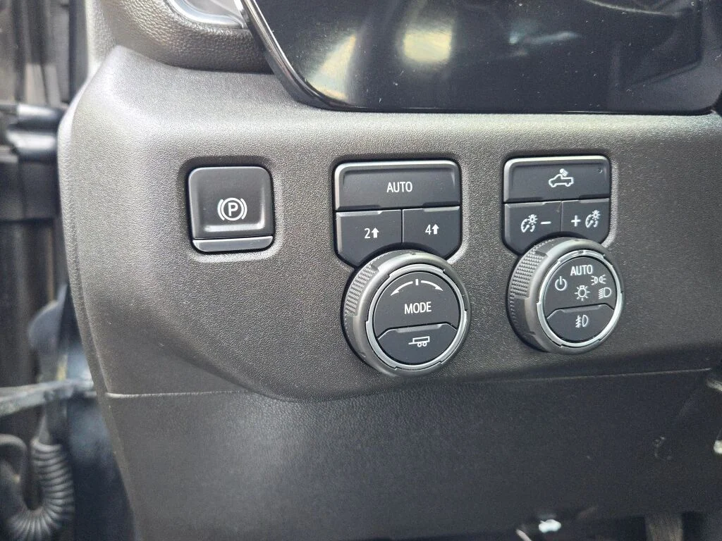 Used 2025 Black Chevrolet RST image 25