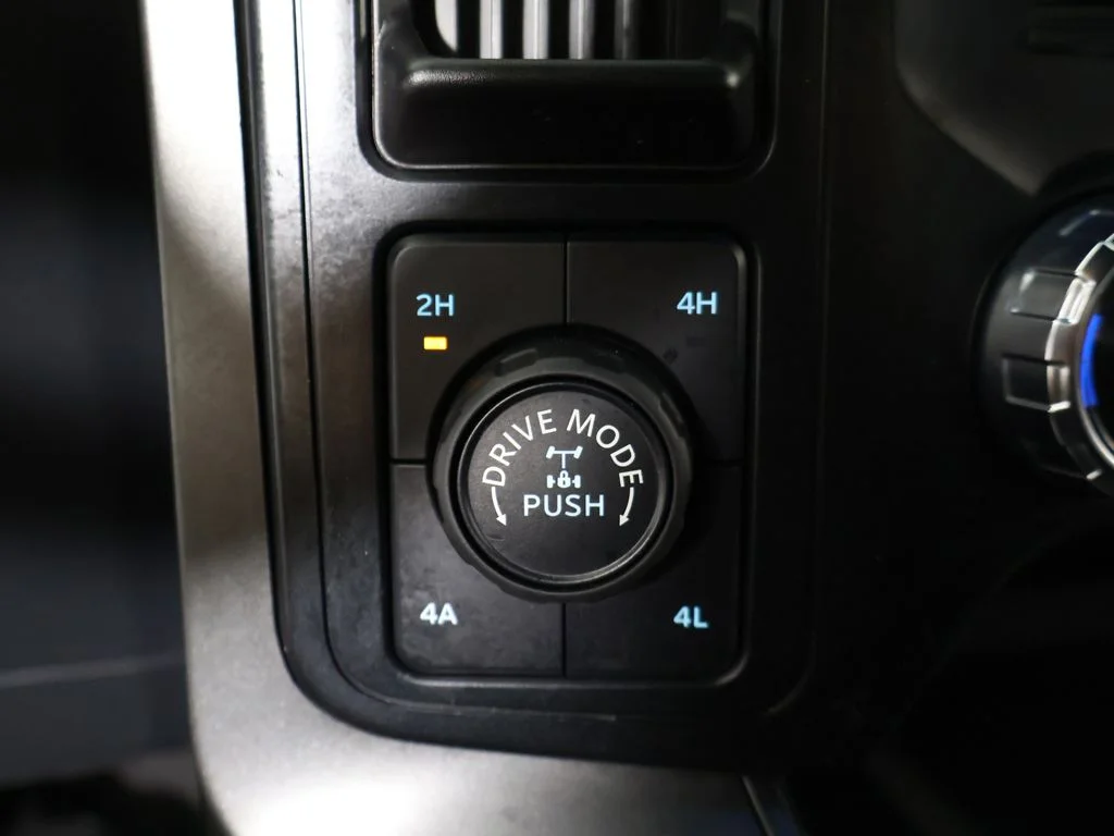 Used 2024 Agate Black Metallic Ford Lariat image 57