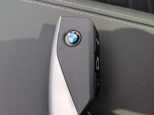 New 2026 Mineral White Metallic BMW xDrive28i image 37