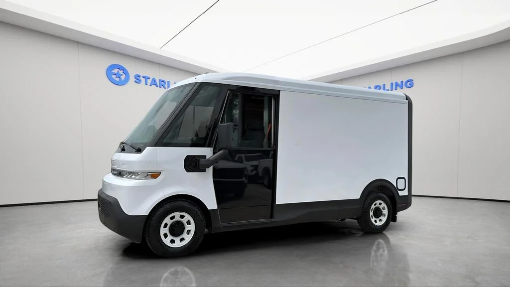 Used 2024 Oyster White BrightDrop EJY image 3