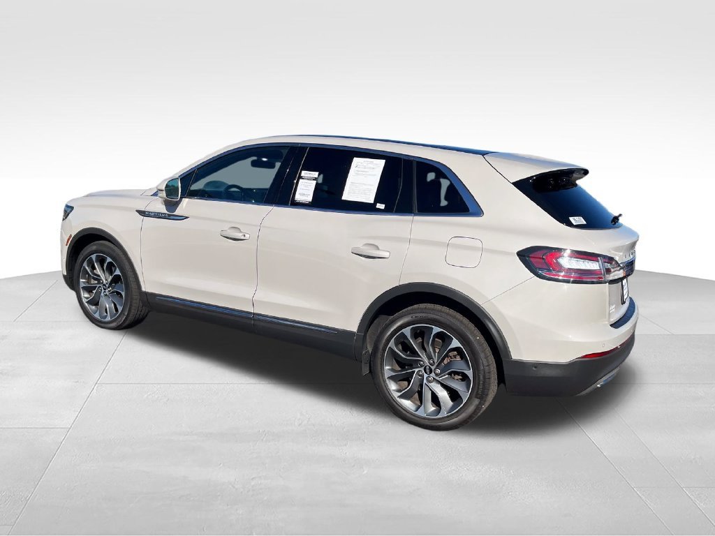 Used 2022 White Lincoln Reserve image 3
