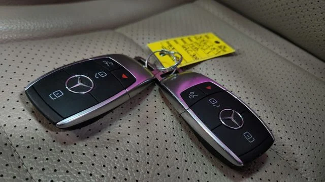 2021 Mercedes-Benz GLC GLC300 - Photo 15