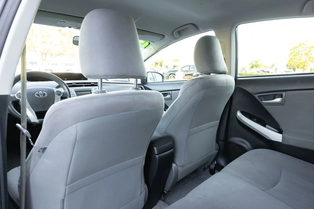Used 2012 Winter Gray Metallic Toyota Base image 23