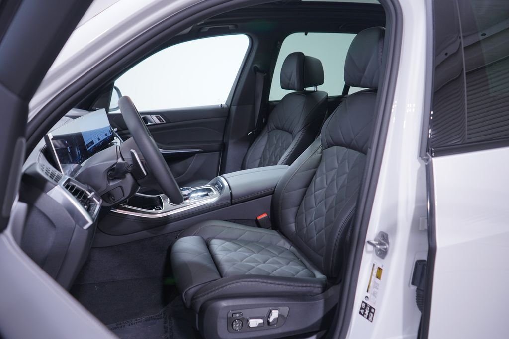 2026 BMW X5 M60i - Photo 7