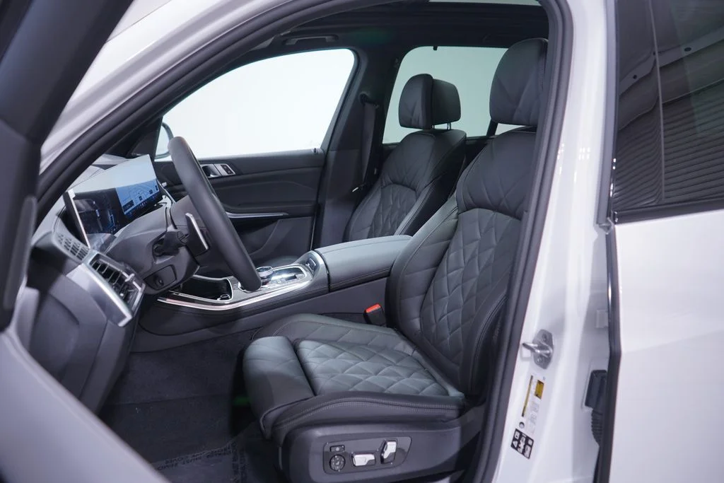 2026 BMW X5 M60i - Photo 7