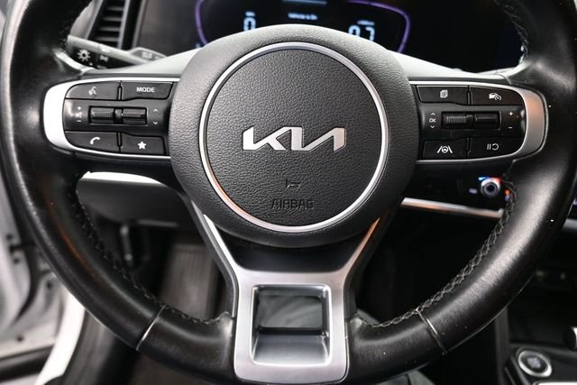 Used 2023 White Pearl Kia EX image 11
