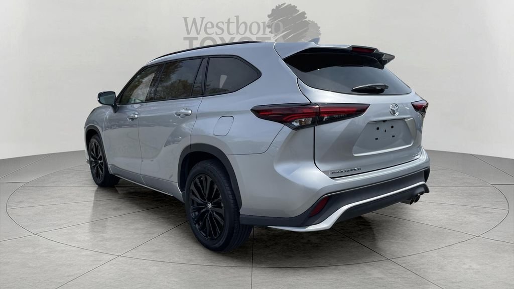 Used 2025 Silver Toyota XSE image 5