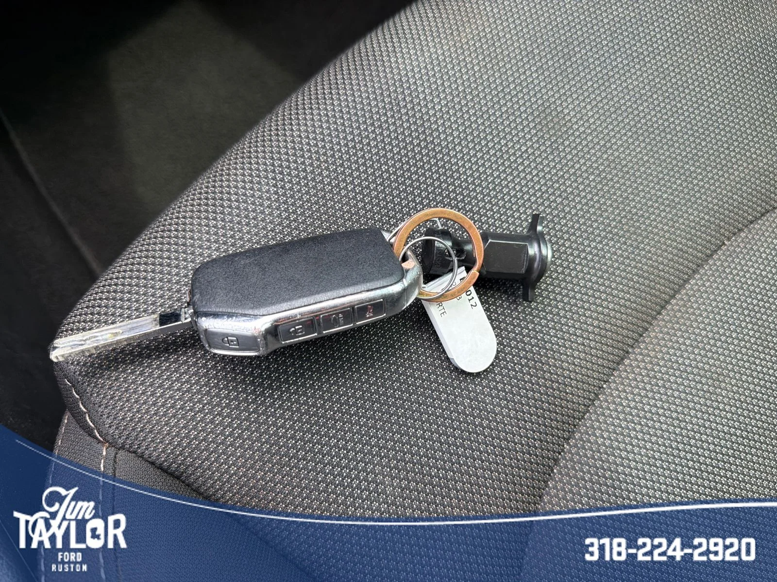 Used 2023 Snow White Pearl Kia LXS image 31