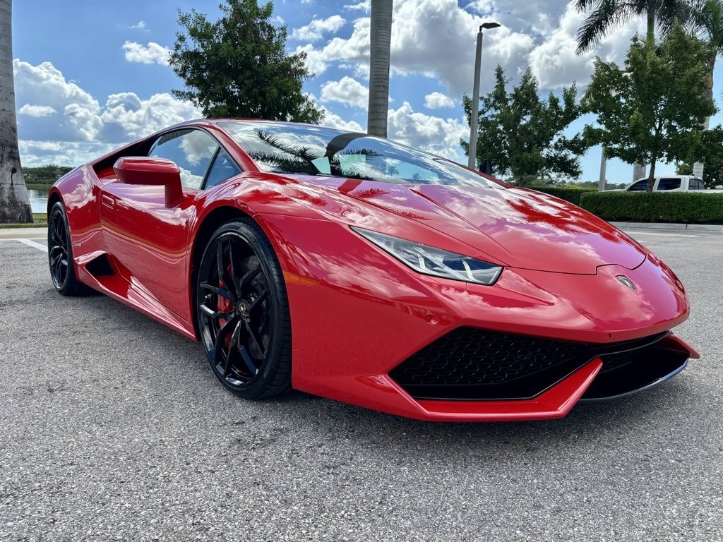 2015 Lamborghini Huracan Coupe photo 4