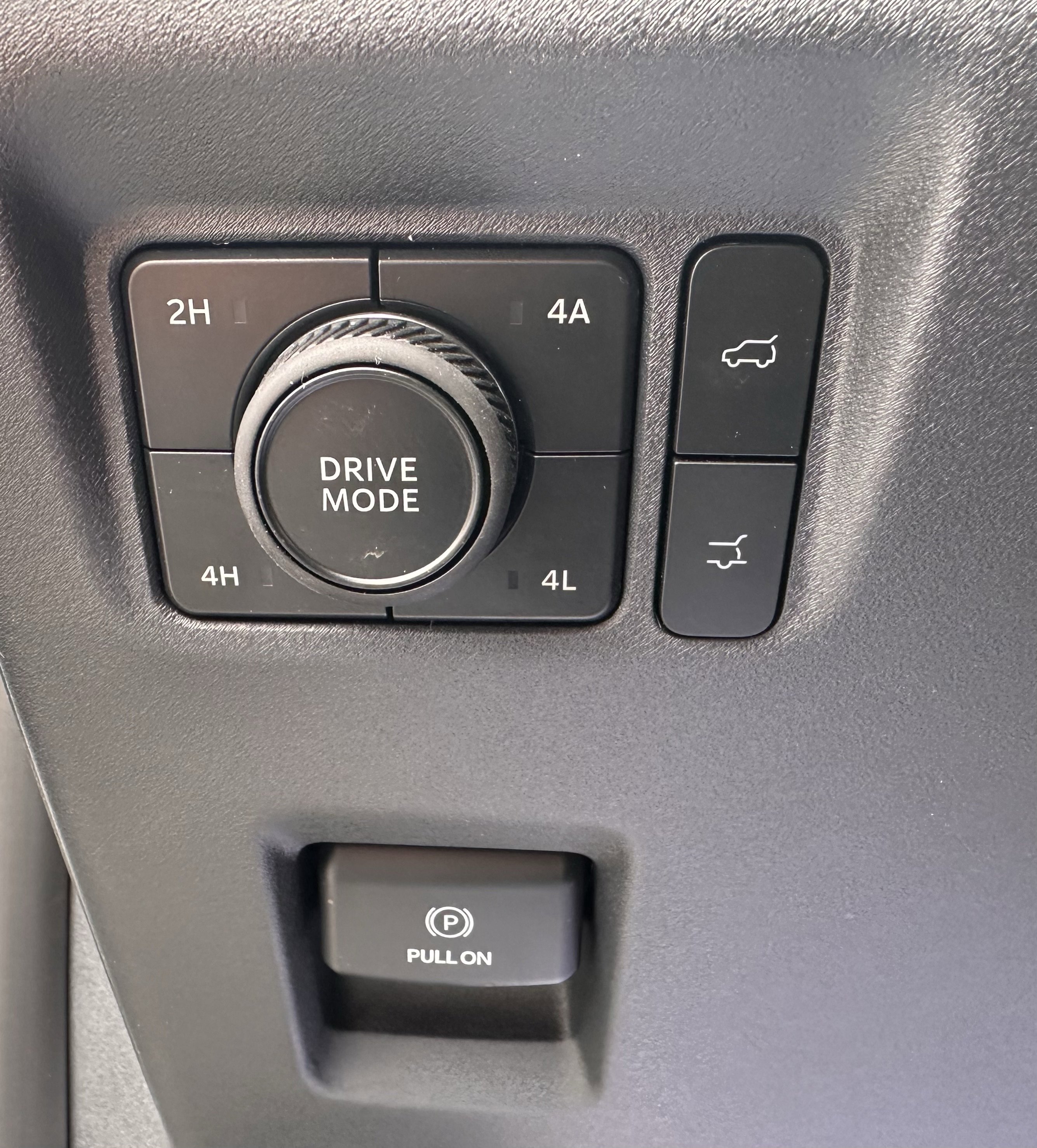 New 2026 Star White Metallic Tri-Coat Ford King Ranch® image 21
