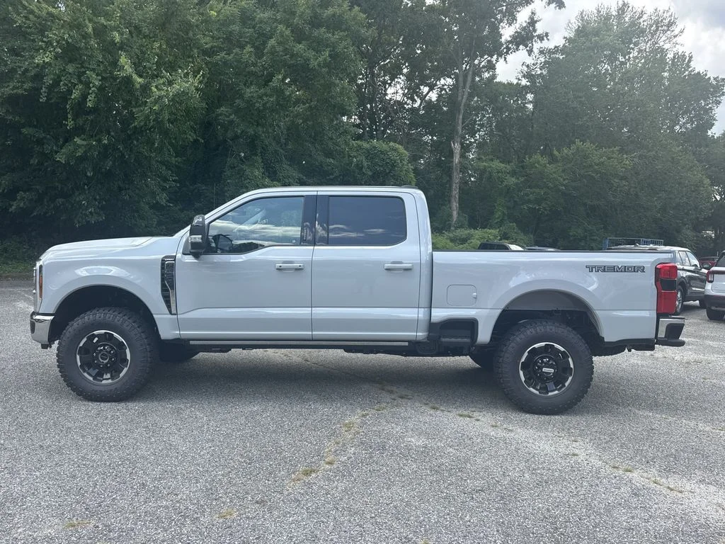 New 2026 Avalanche Ford Lariat image 4