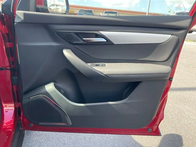 2025 VinFast VF 8 Plus - Photo 23