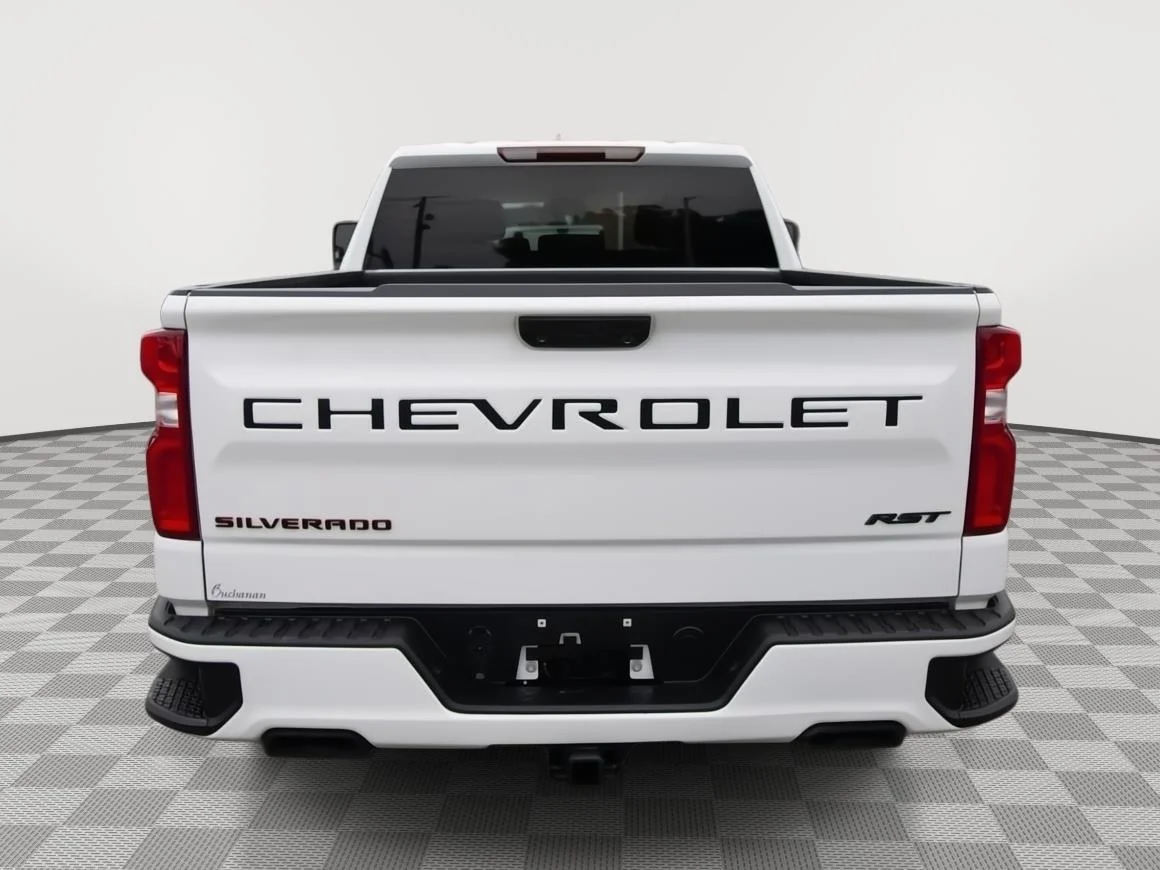 Used 2024 Summit White Chevrolet RST image 6