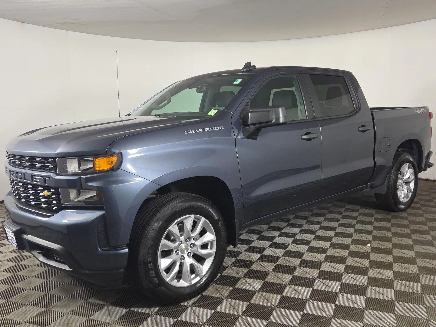 Used 2021 Shadow Gray Metallic Chevrolet Custom image 22