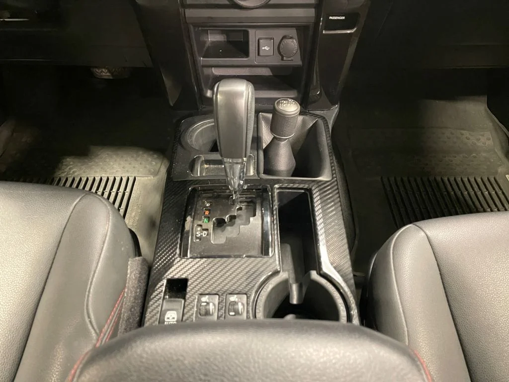 Used 2020 Super White Toyota Venture image 11