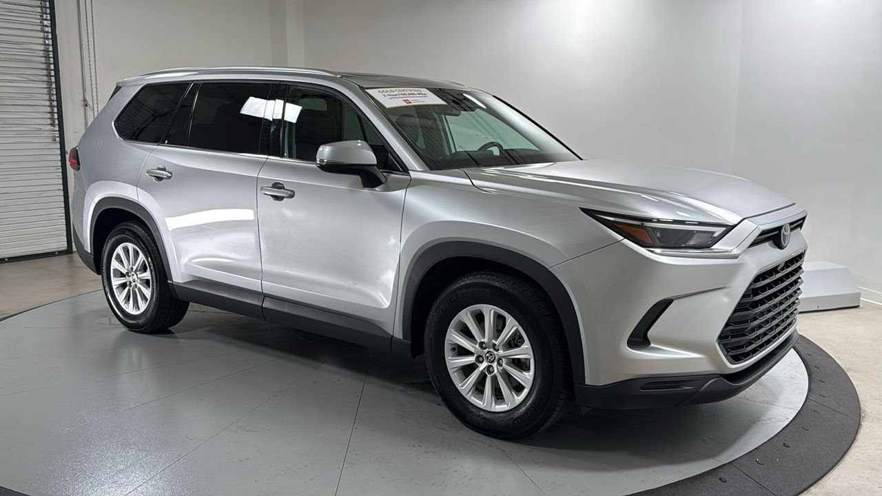 Used 2024 Silver Toyota XLE image 3