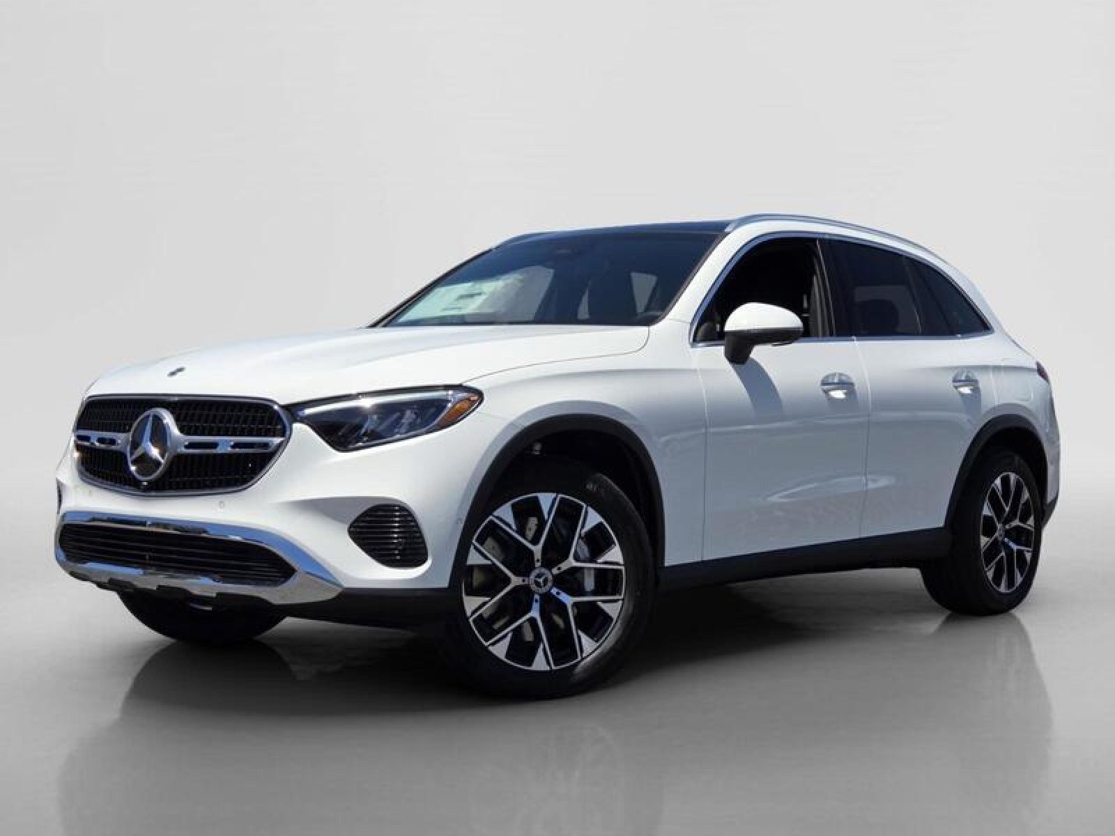 New 2026 Polar White Mercedes-Benz GLC 350e 4MATIC® SUV image 1