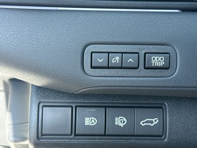 New 2026 Wind Chill Pearl <sup>1</sup> Toyota  XLE image 23