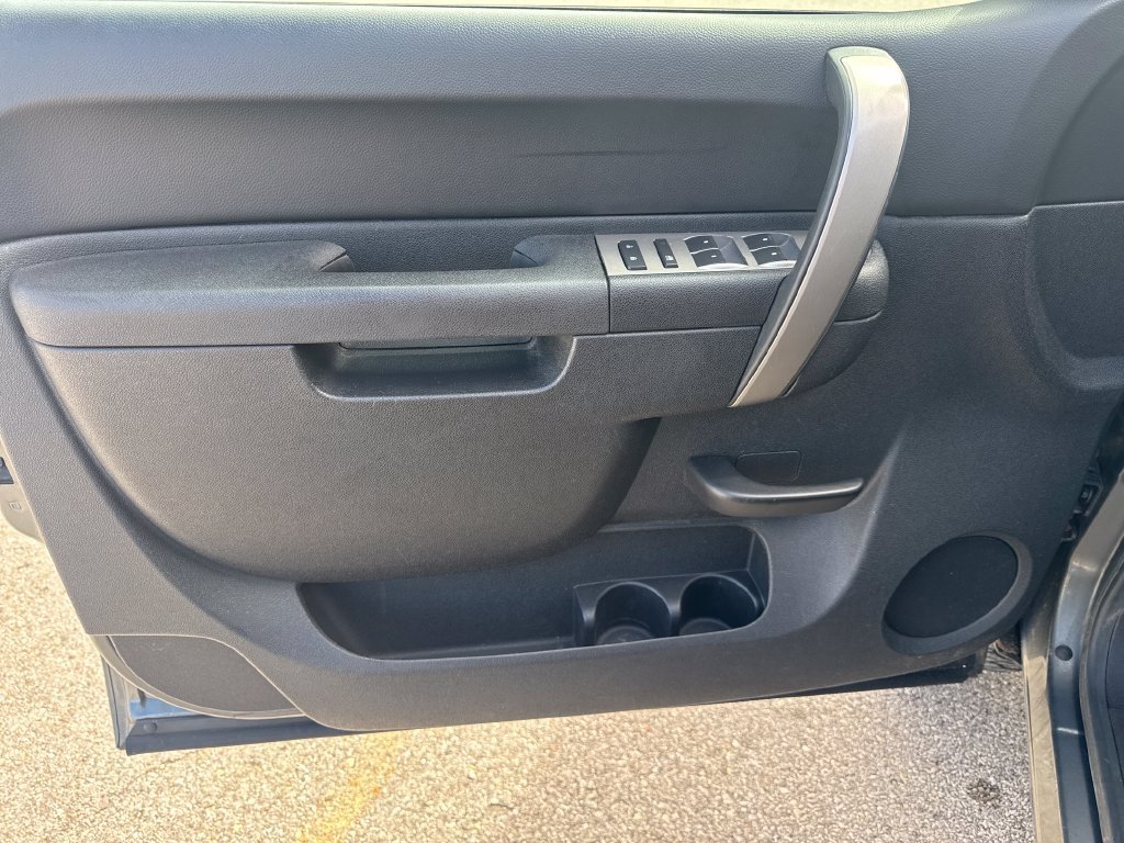 Used 2011 STEEL GREEN METALLIC Chevrolet LT image 15