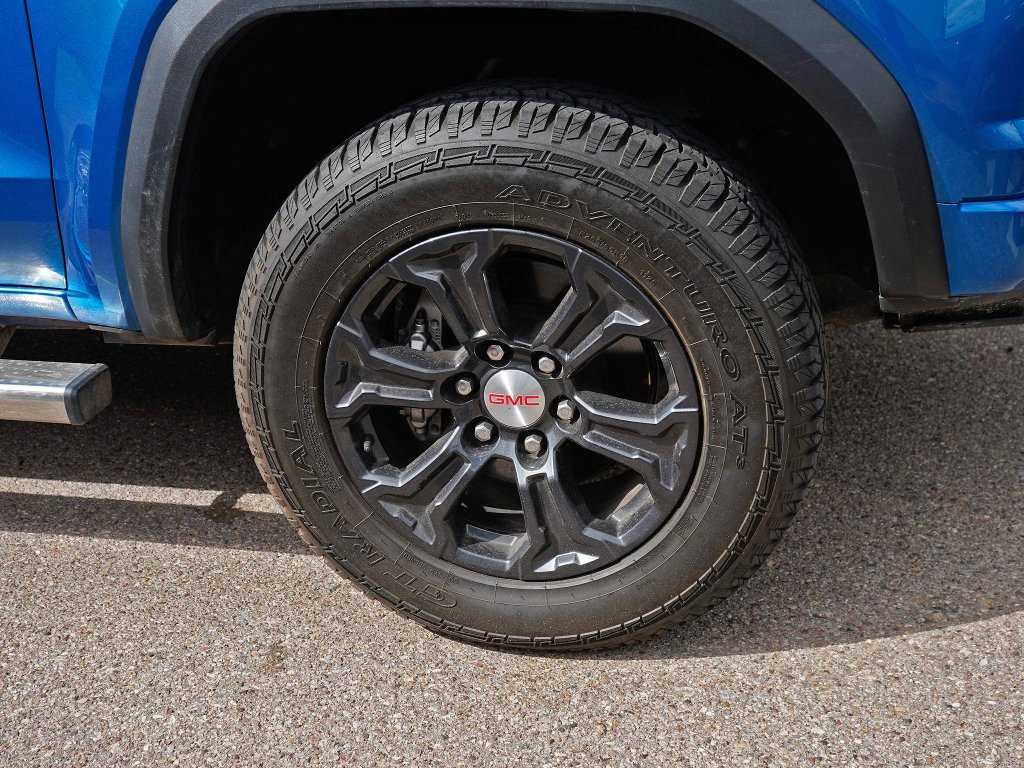Used 2023 Dynamic Blue Metallic GMC 4WD Elevation image 13