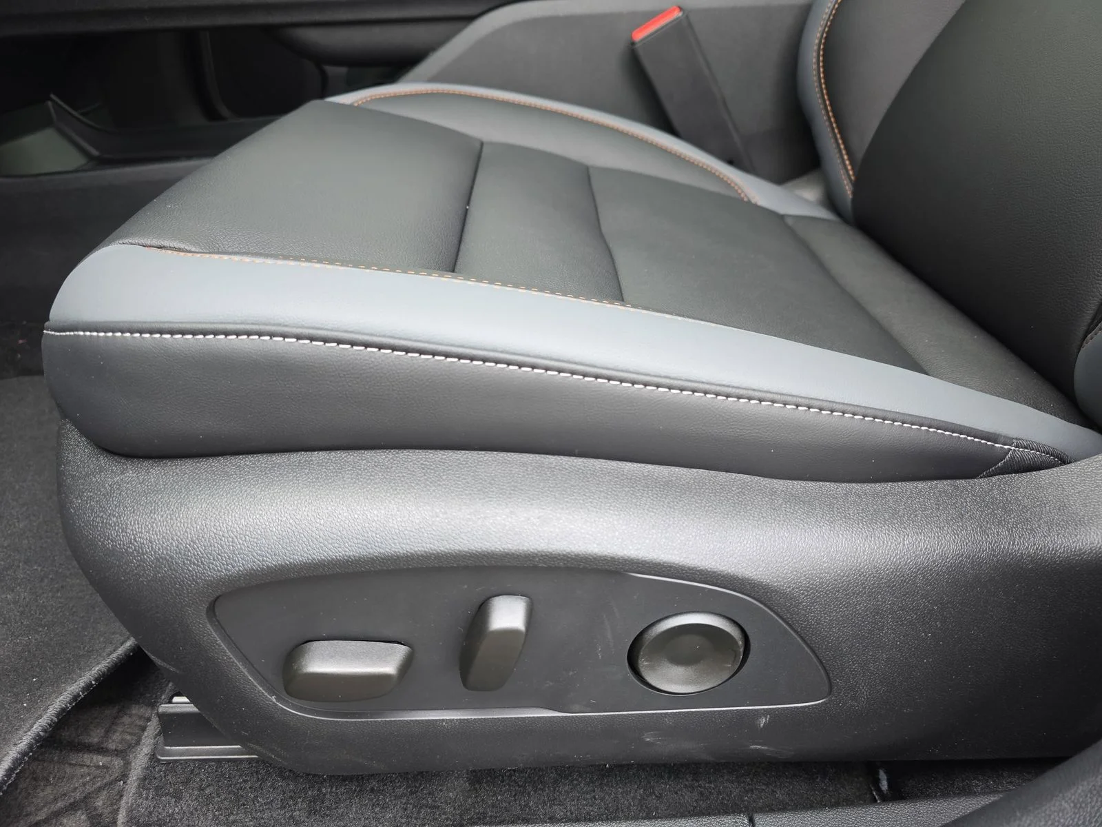 New 2026 Sonic Gray Pearl Honda Touring image 28