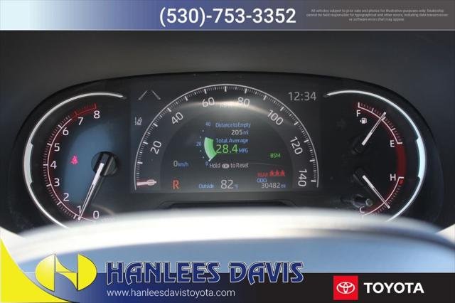 2025 Toyota RAV4 XLE - Photo 28
