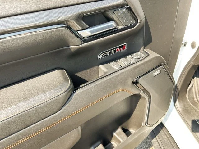 Used 2022 White GMC AT4 image 25