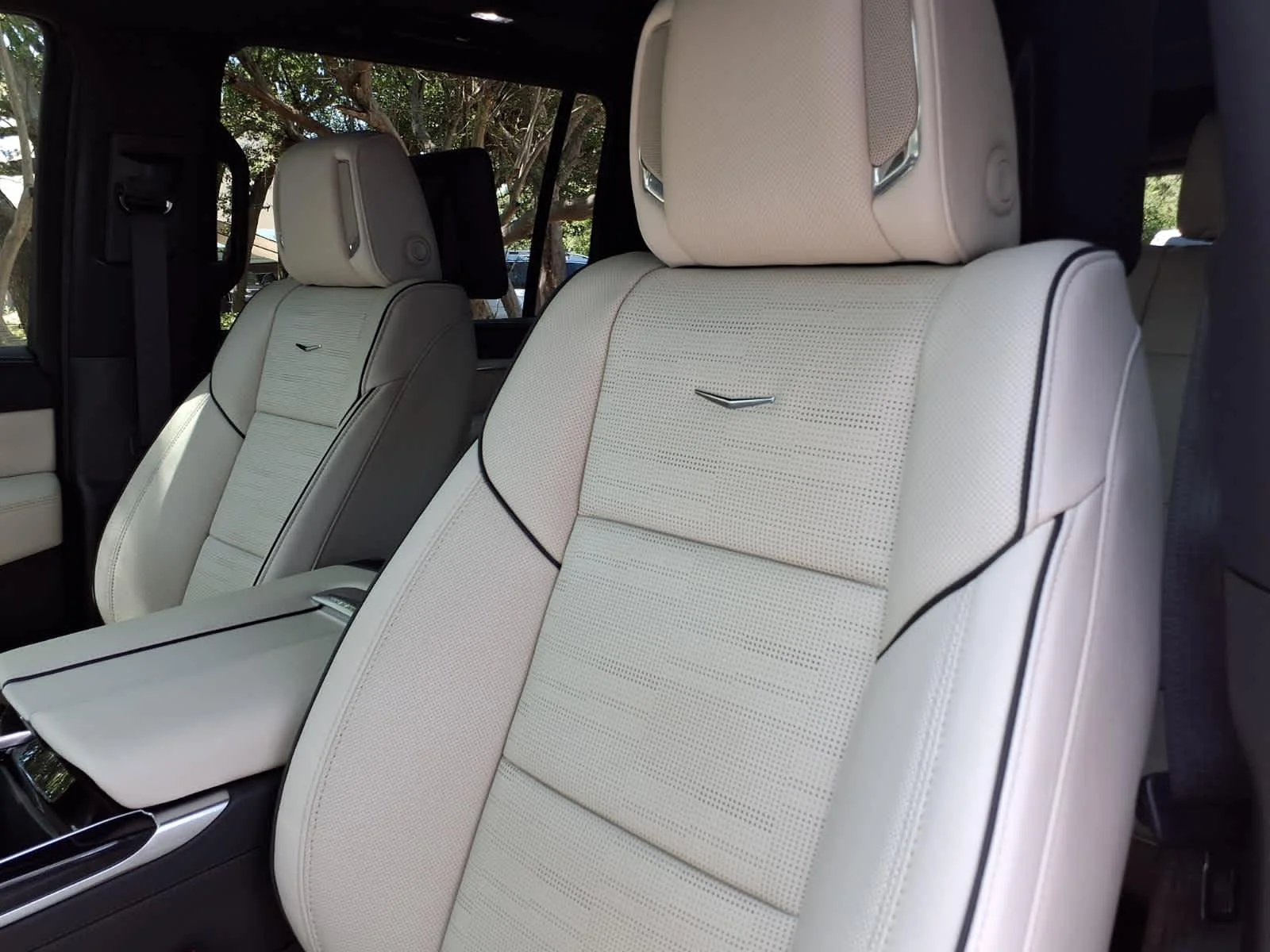 2026 Cadillac Escalade ESV Sport - Photo 10