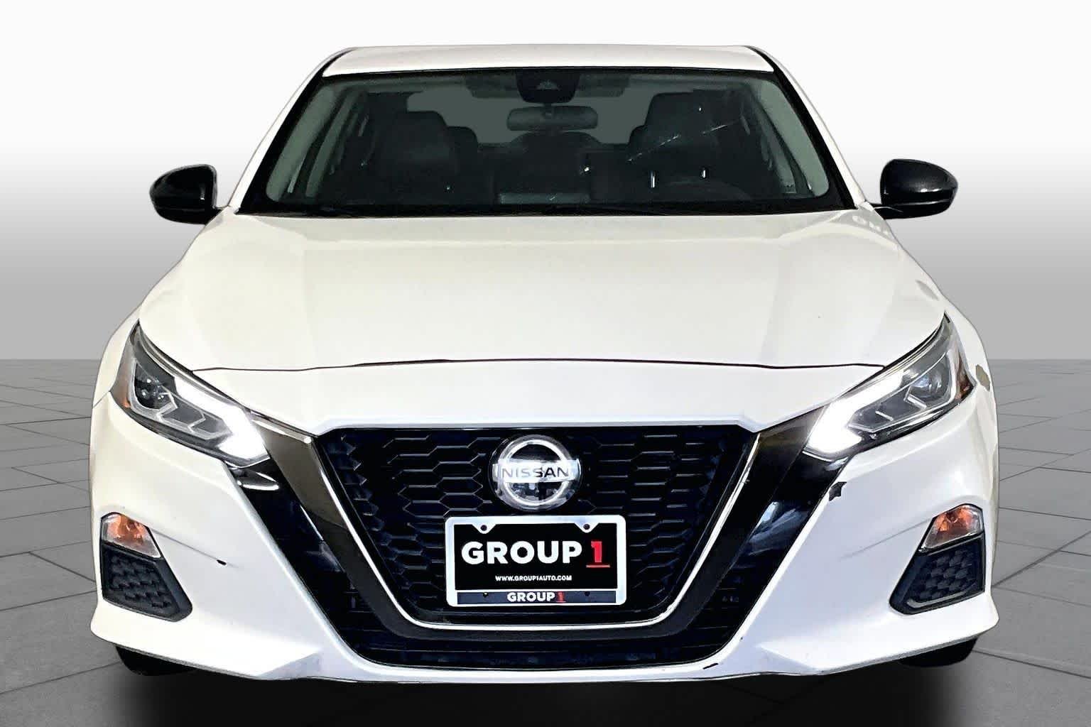 Used 2020 Pearl White Tricoat Nissan 2.5 SR image 4