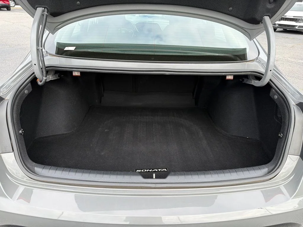 Used 2022 Gray Hyundai SEL image 18