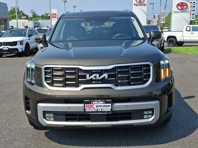 Certified Used 2024 Green Kia SX-Prestige image 3