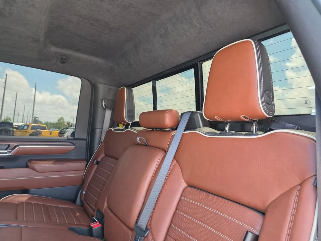 Used 2024 White Frost Tricoat GMC Denali Ultimate image 16