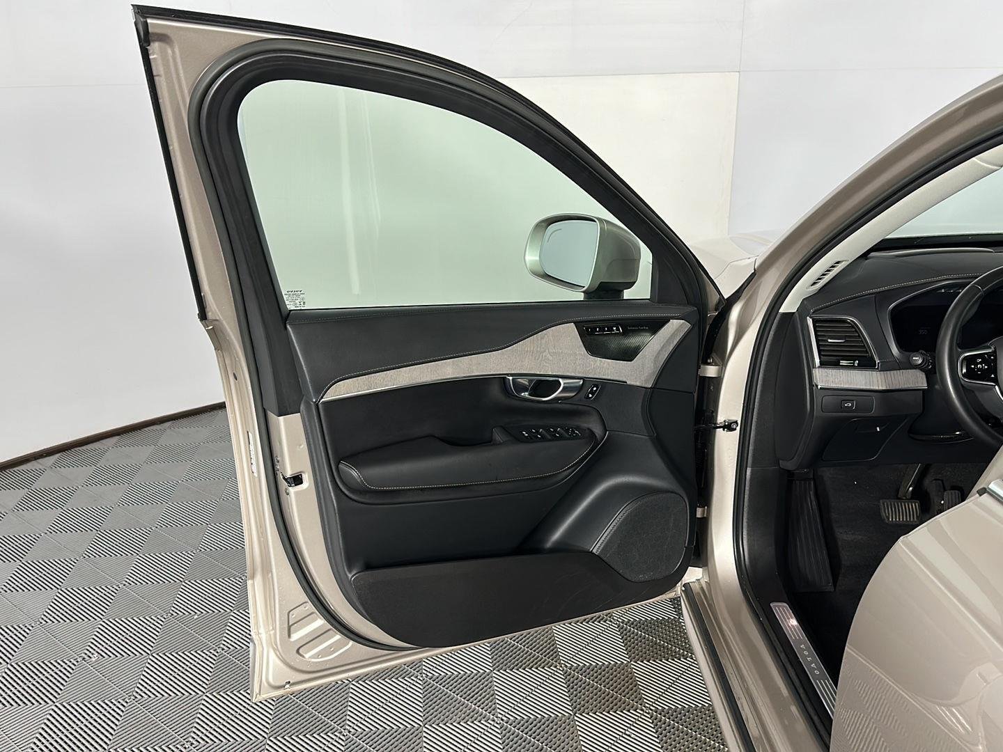 Used 2023 Bright Dusk Metallic Volvo Ultimate image 20