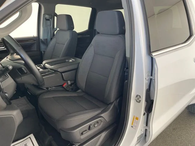 Used 2023 White GMC SLE image 33