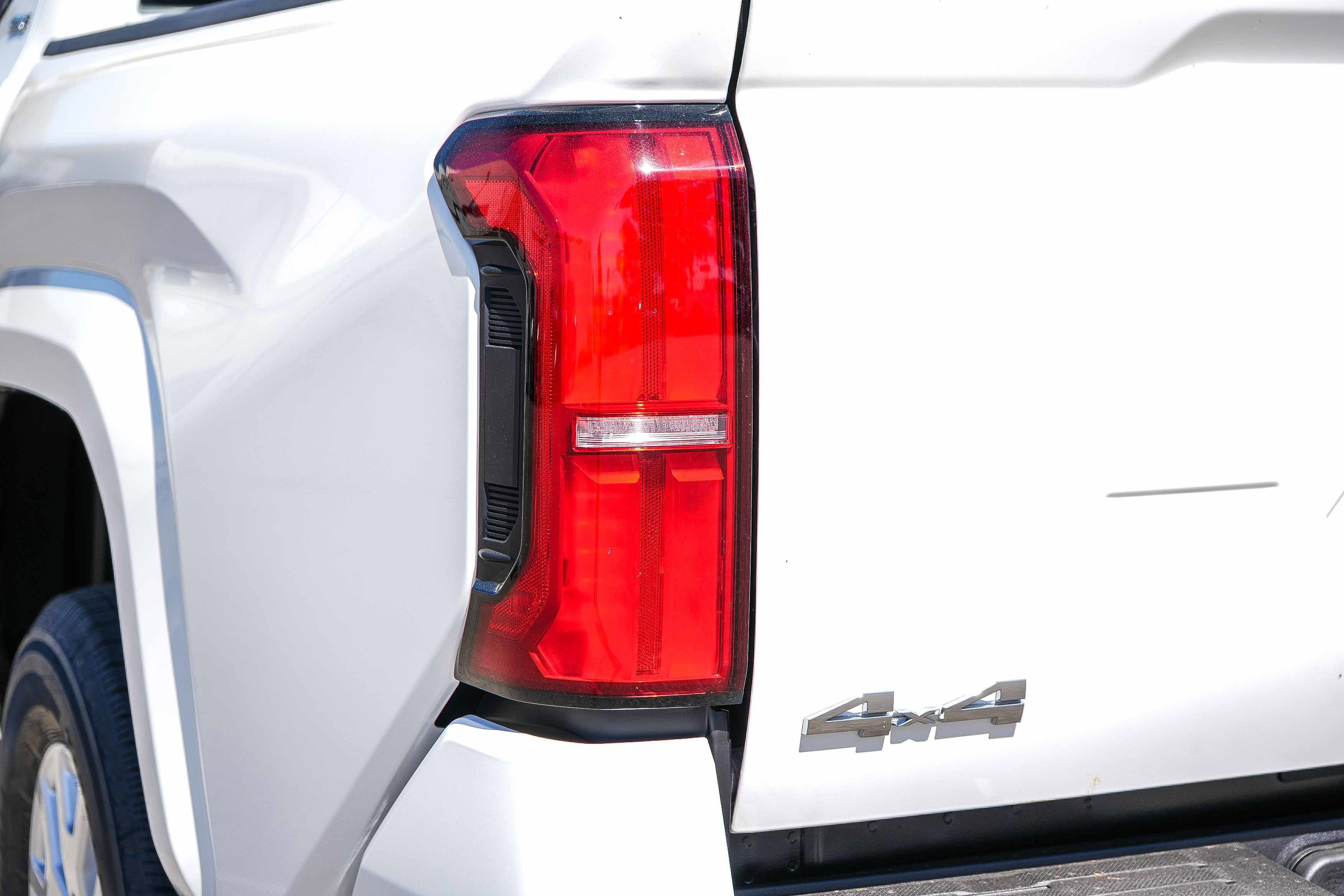 2026 Toyota Tacoma SR5 - Photo 9