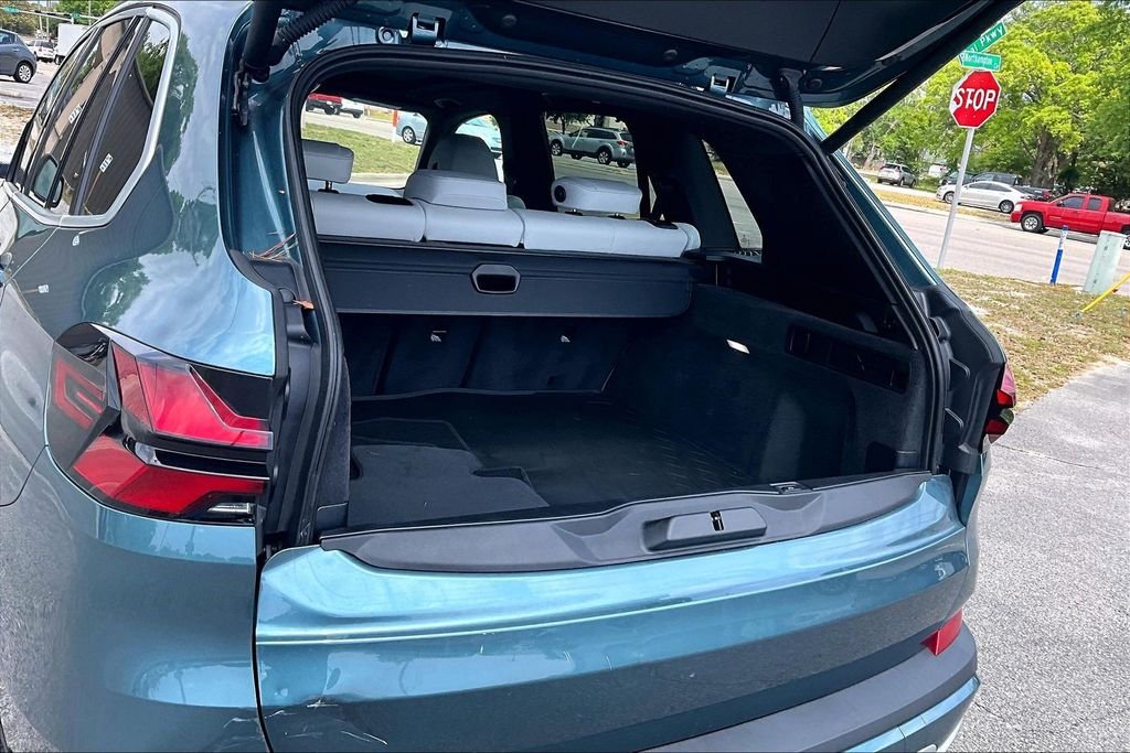 Used 2024 Blue BMW xDrive40i image 37