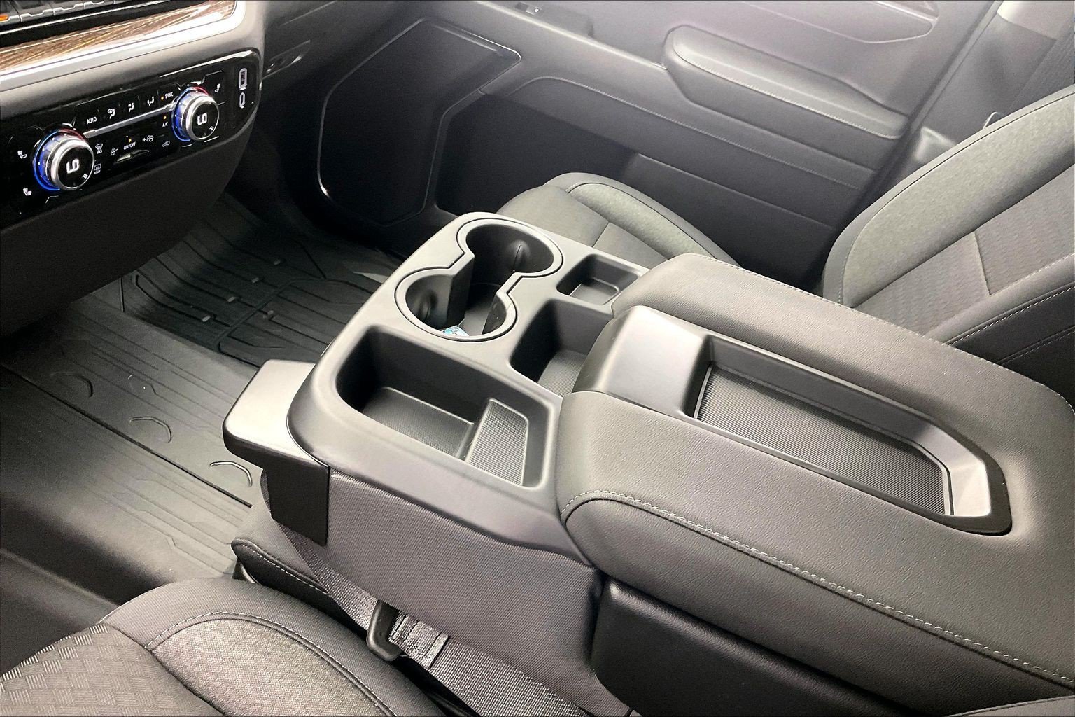 2026 GMC Sierra 1500 SLE - Photo 8