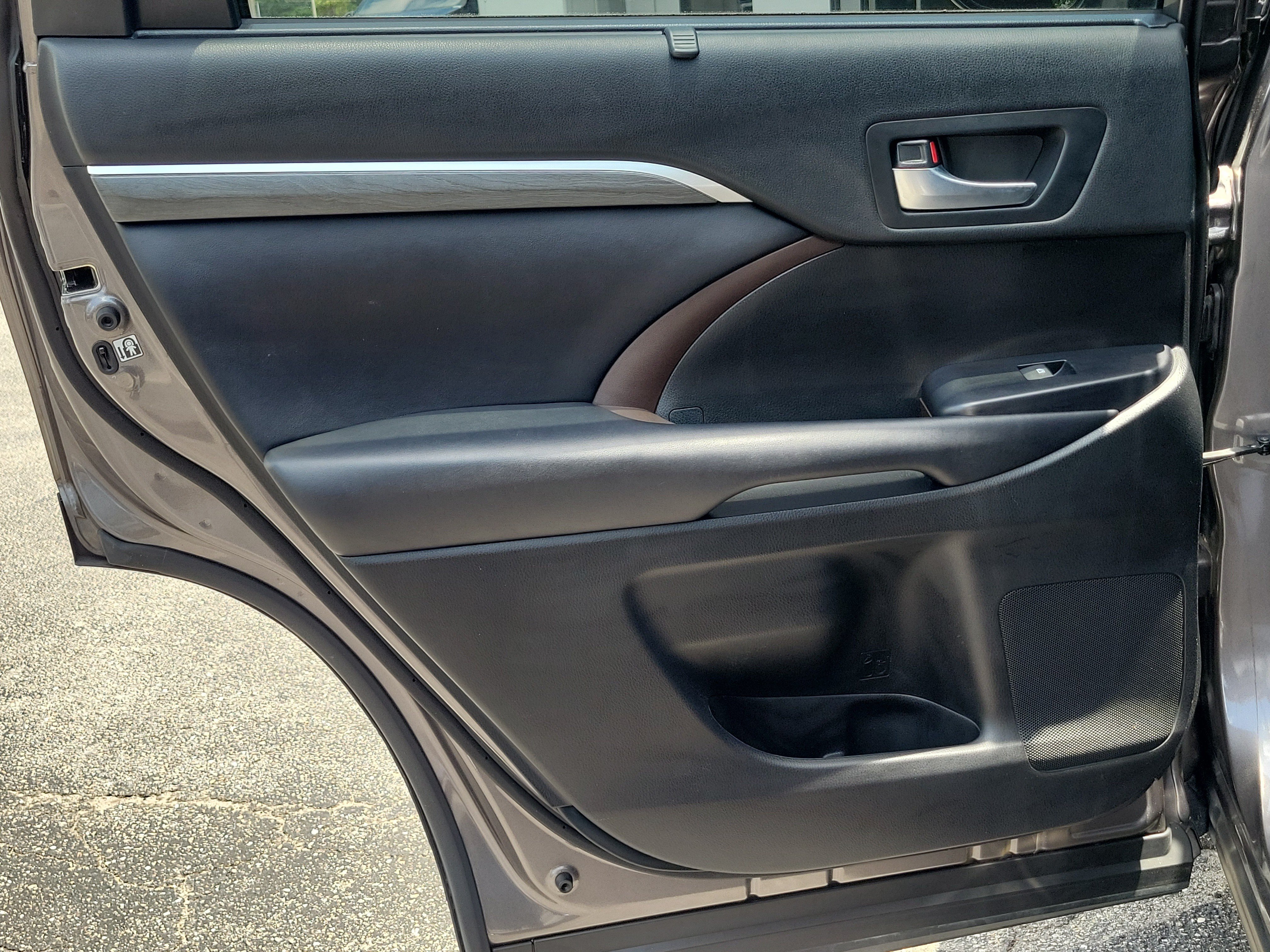 Used 2019 Predawn Gray Mica Toyota Limited image 15