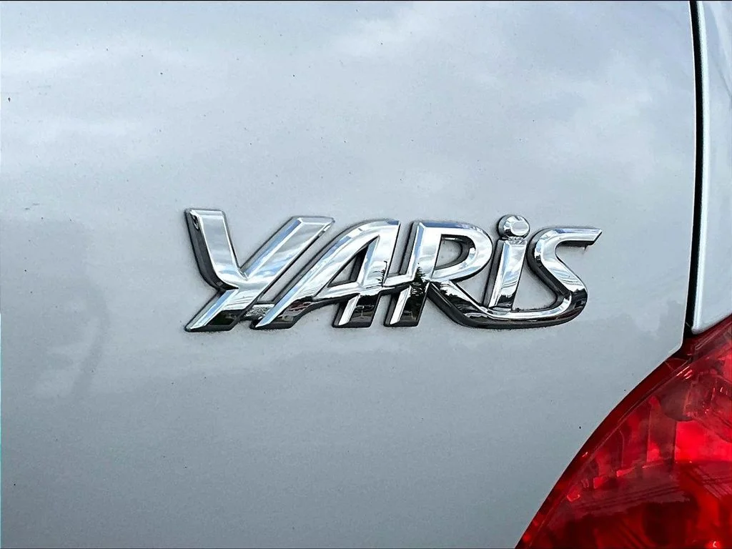Used 2010 Silver Toyota Base image 21