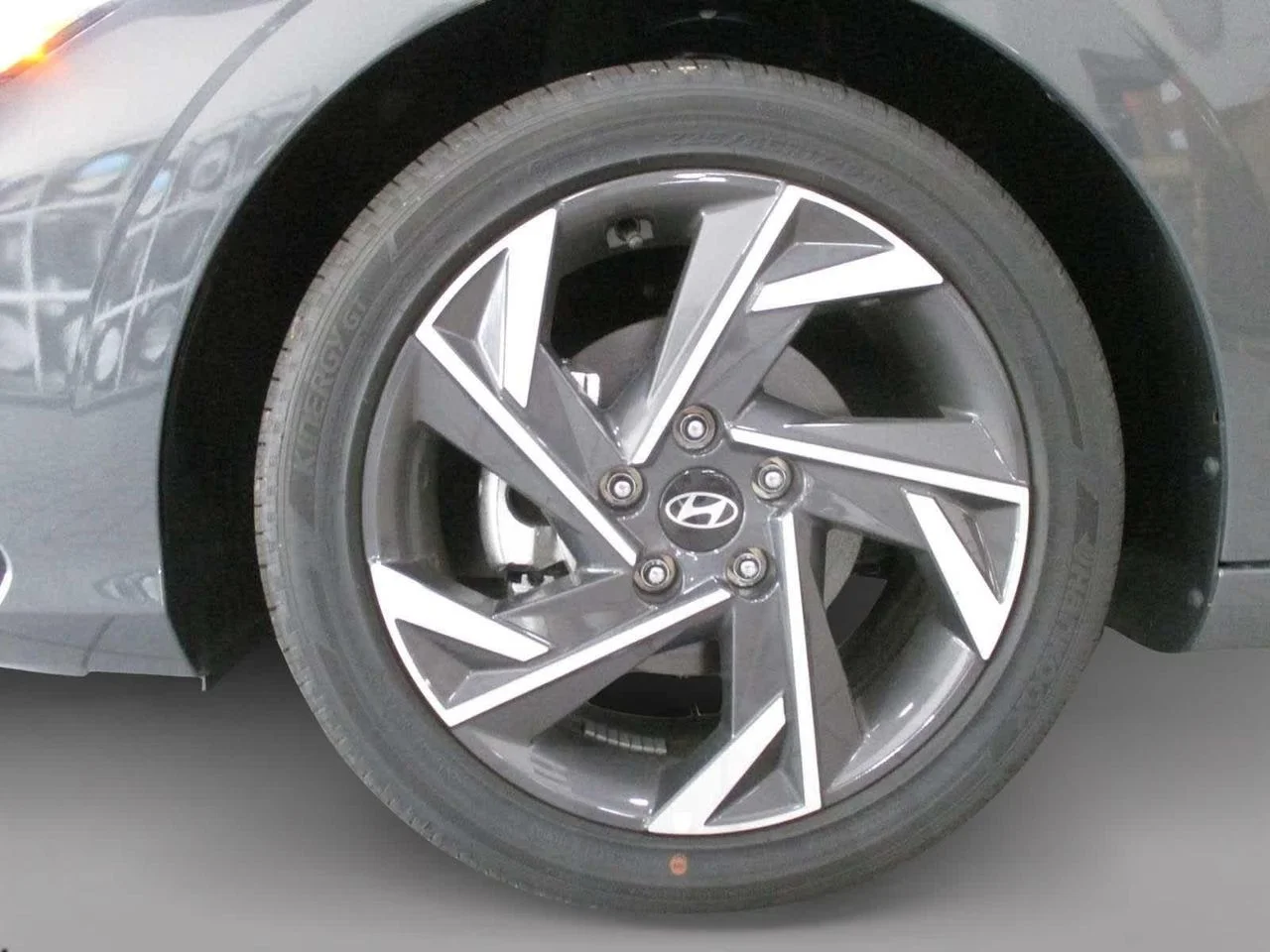New 2025 Gray Hyundai Limited image 5