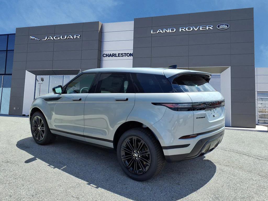 New 2026 Seoul Pearl Silver Metallic Land Rover Core S image 3
