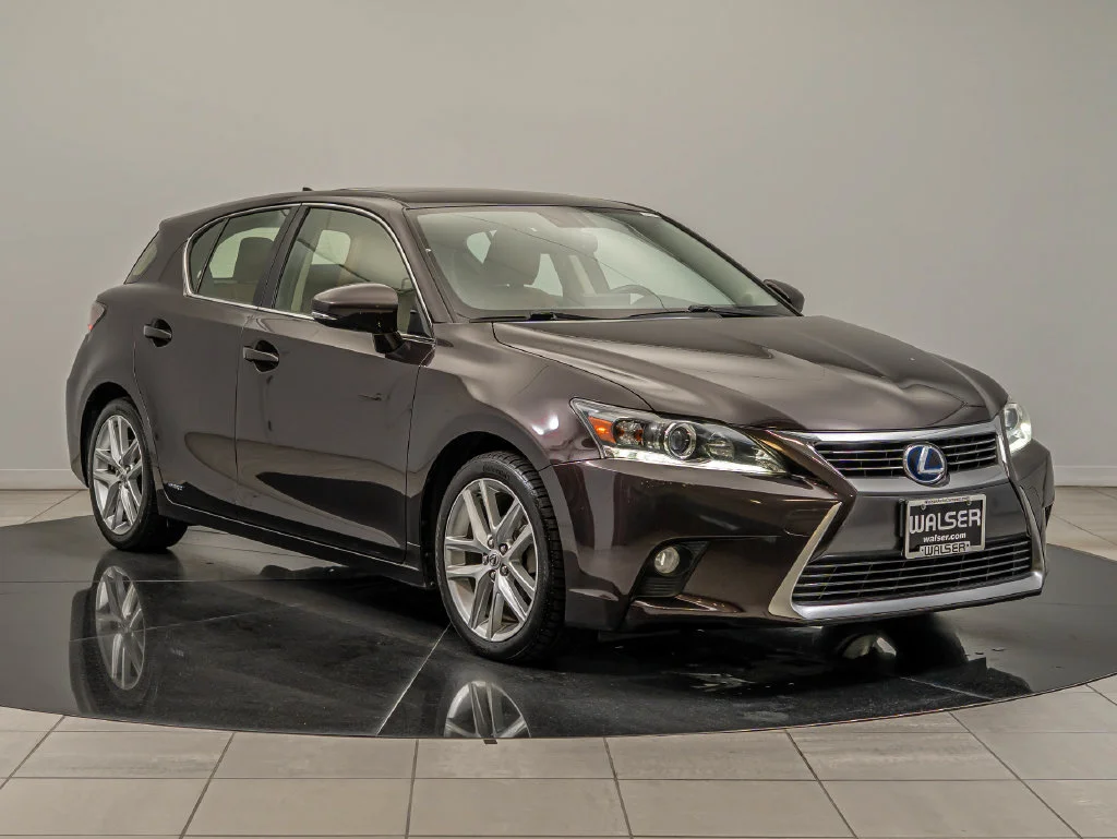 Used 2014 Pearl Lexus 200h image 12