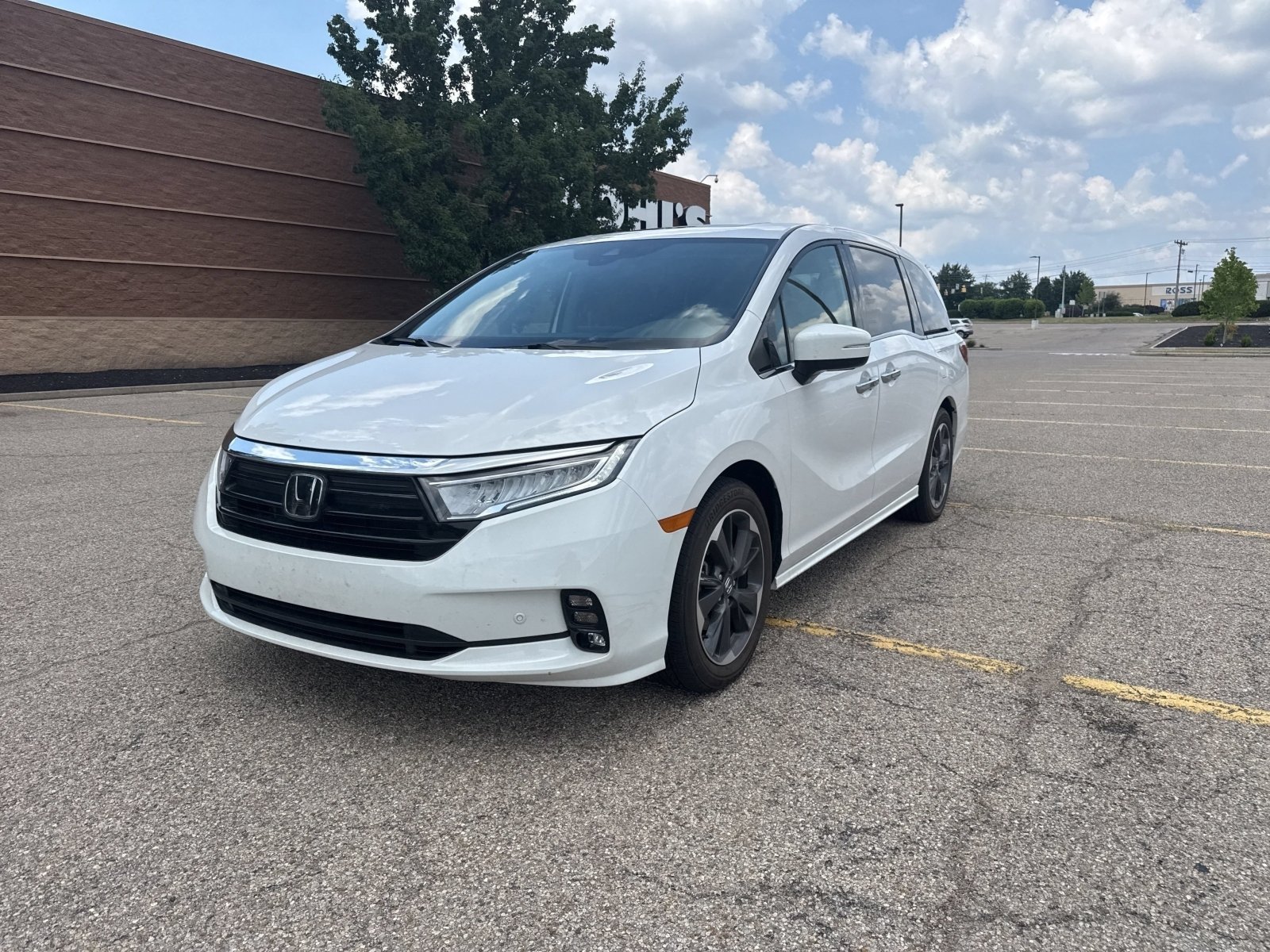 Certified Used 2023 Platinum White Pearl Honda Elite image 8