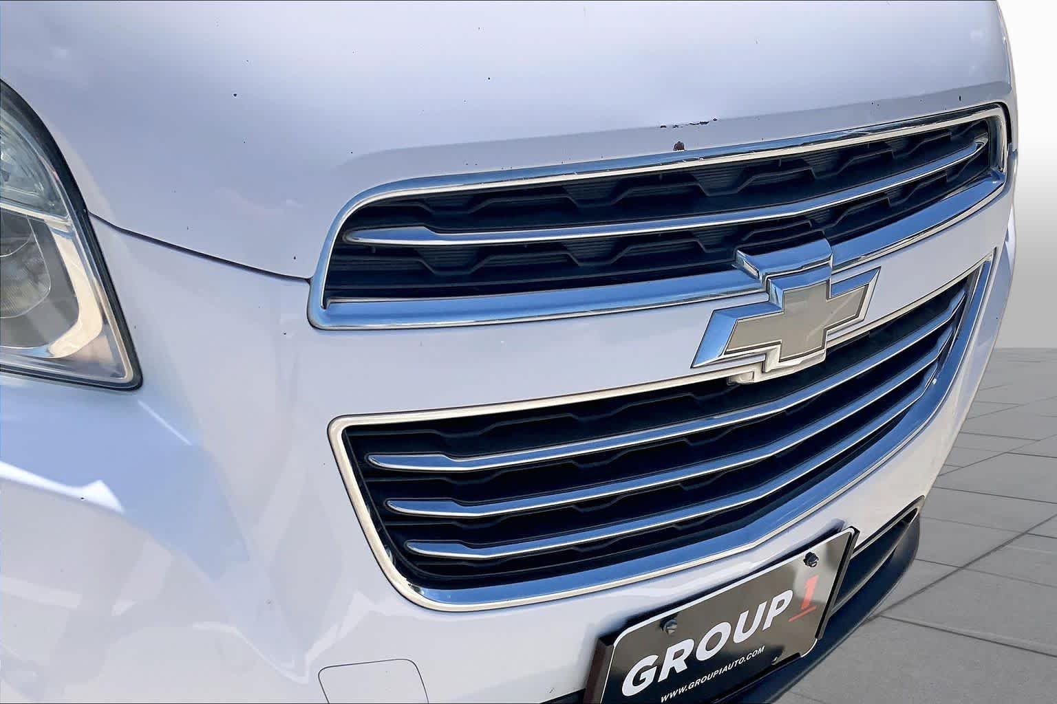 Used 2016 Summit White Chevrolet LT image 29