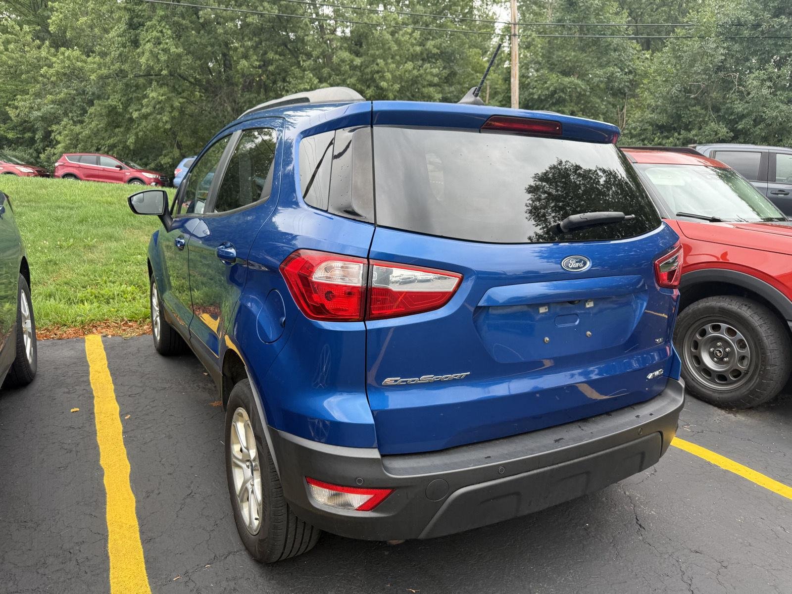 Used 2020 Lightning Blue Ford SE image 6